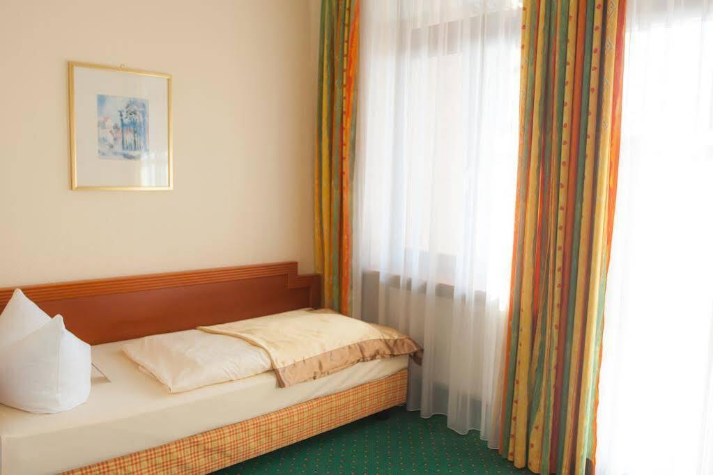 City Hotel Kaiserhof Оффенбах Экстерьер фото