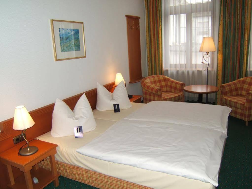 City Hotel Kaiserhof Оффенбах Экстерьер фото