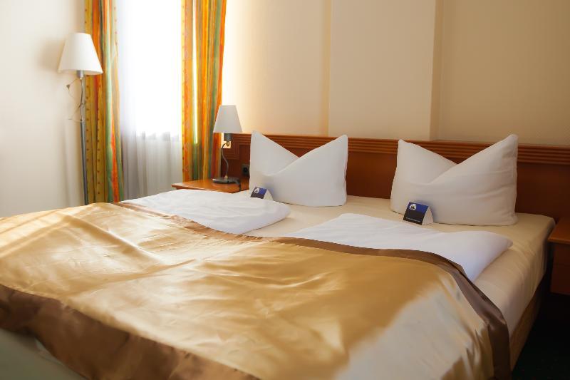 City Hotel Kaiserhof Оффенбах Экстерьер фото